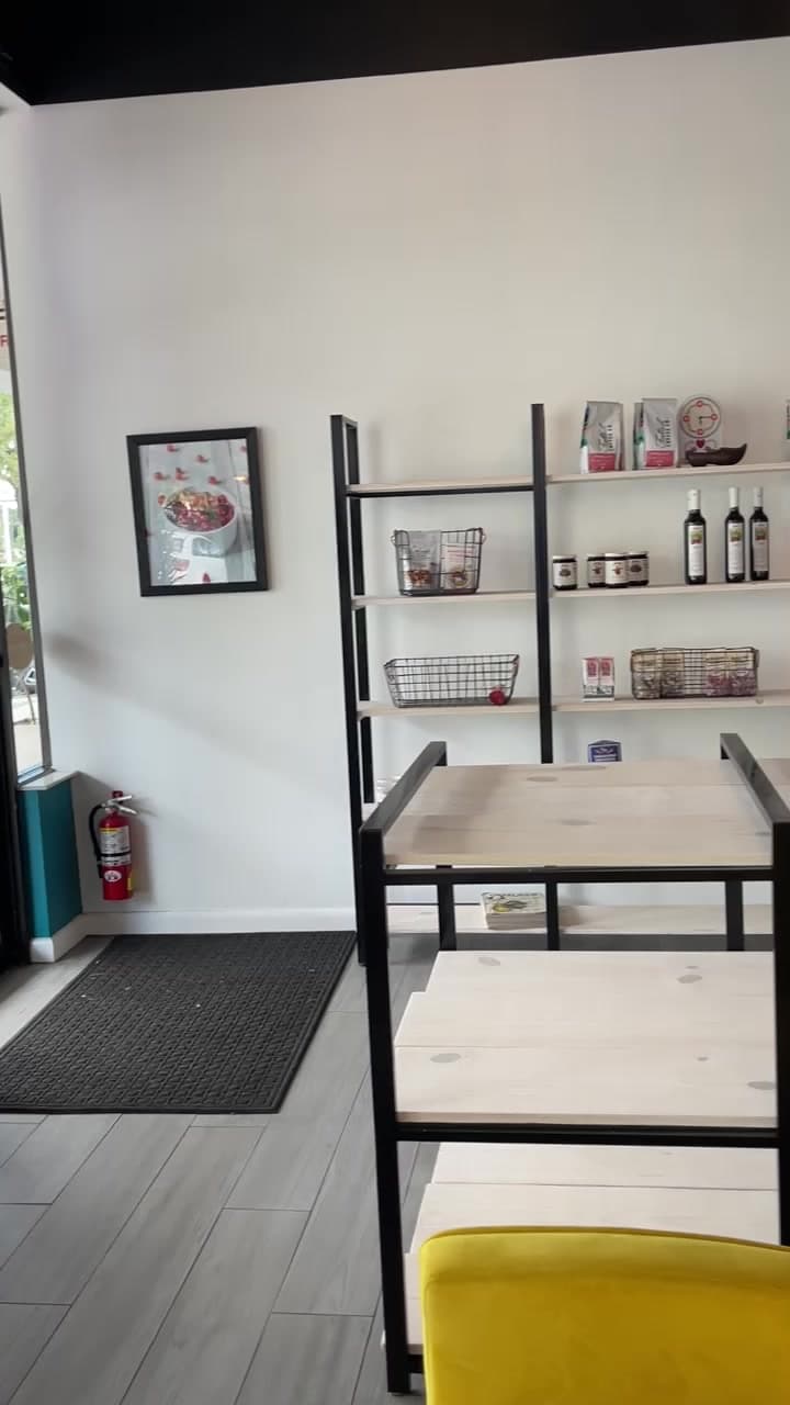 Lingonberry Coffee, Bakery & Cafe